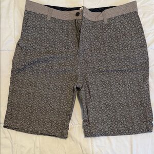 Stylish Patterned Men's Shorts in Black and Gray